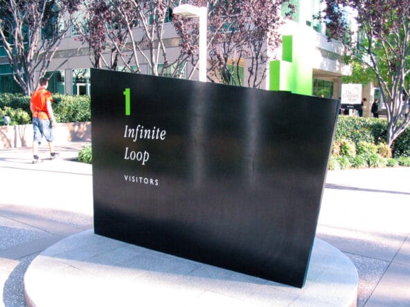 1 Infinite Loop visitors sign