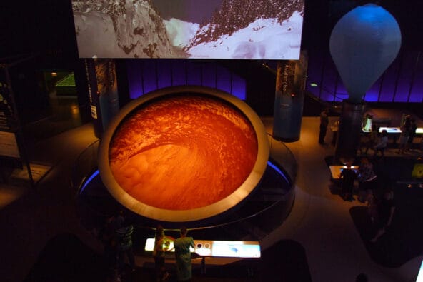 Avalanche Disk with orange sand