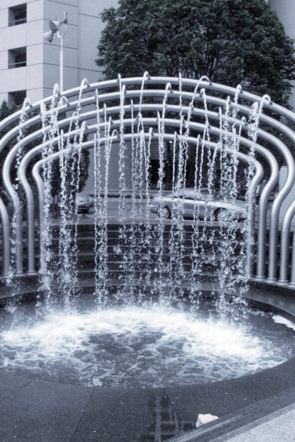Car Wash Fountain with cars behind