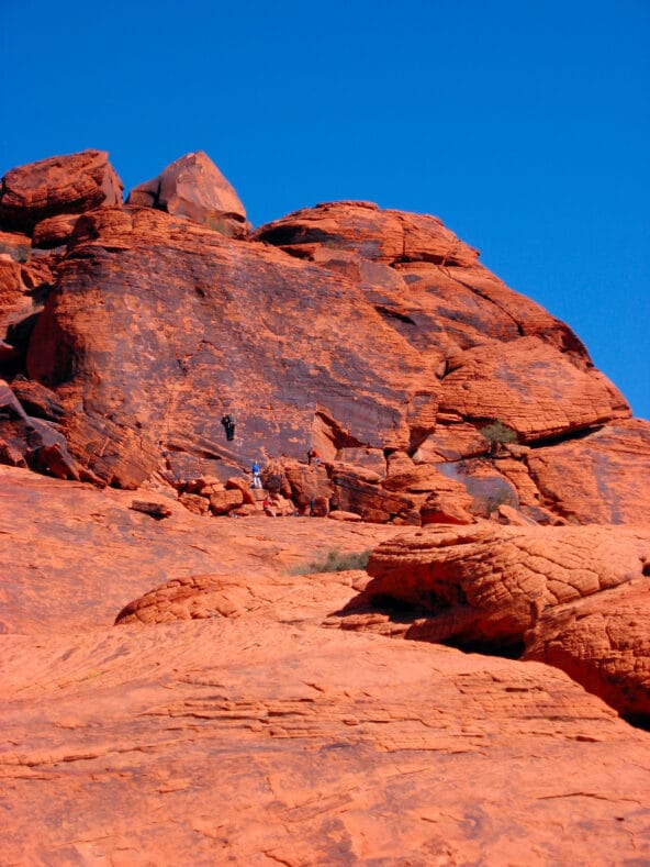 Group of climbers along Rusty Cliff