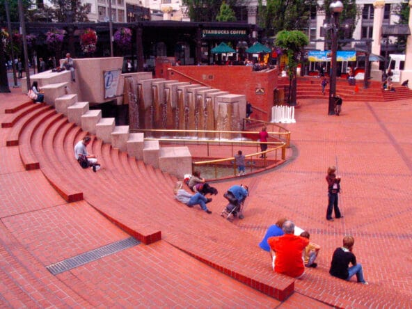 Pioneer Courthouse Square Fountain from afar
