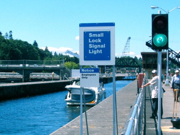 Small Lock Signal light showing Green