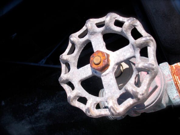 Valve above the small Chittenden Lock (closeup)