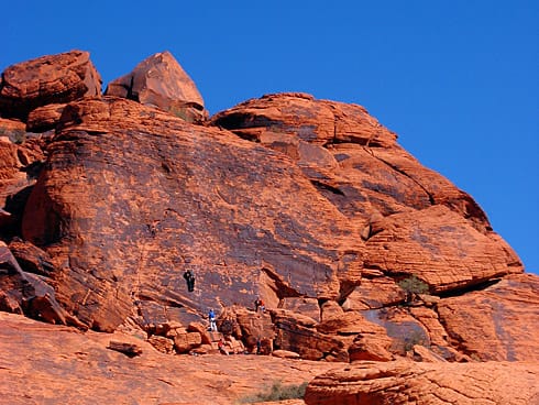 Group of climbers along Rusty Cliff