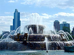 Buckingham Fountain at daytime Buckingham Fountain at daytime